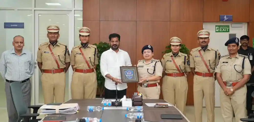 मुख्यमंत्री ने आईपीएस प्रशिक्षुओं से की मुलाकात और दिए कई सुझाव