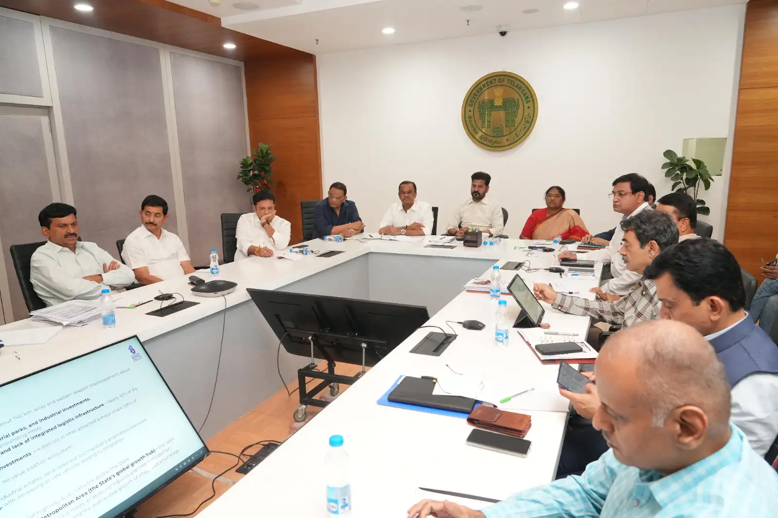 तेलंगाना राइजिंग-2047 नीति दस्तावेज़ पर समीक्षा बैठक में CM रेवंत रेड्डी ने अधिकारियों को दिए निर्देश