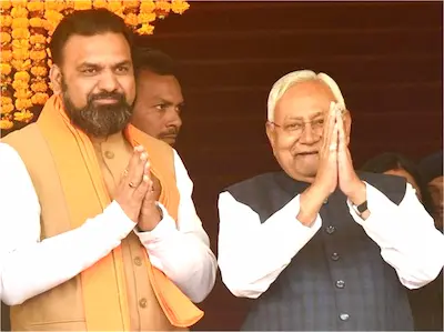 Latest Hindi News : नीतीश कुमार आज लेंगे 10वीं बार सीएम पद की शपथ