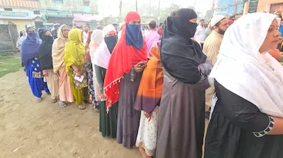 बिहार चुनाव के अंतिम चरण की 122 विधानसभा सीटों पर वोटिंग शुरू