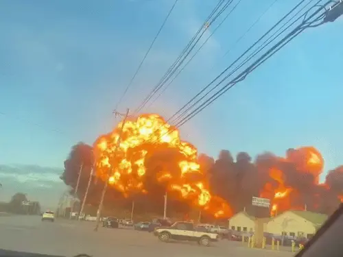 Latest News : अमेरिका के केंटकी में बड़ा हादसा, कार्गो प्लेन क्रैश, 7 की मौत