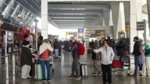 दिल्ली एयरपोर्ट पर तकनीकी खराबी से हाहाकार