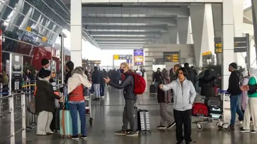 Latest News : दिल्ली एयरपोर्ट पर तकनीकी खराबी से हाहाकार