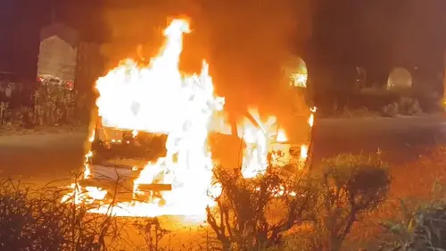 Latest News : मुंबई-अहमदाबाद हाईवे पर बड़ा हादसा