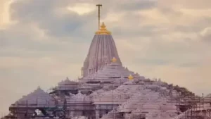 राम मंदिर की 22 फीट लंबी पताका, 2.5 किलो वजन