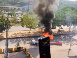 हाईकोर्ट के पास विस्फोट में 12 लोगों की मौत