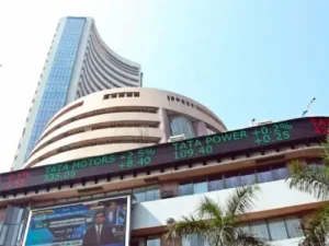 सेंसेक्स 12 अंक बढ़कर 84,478 पर बंद