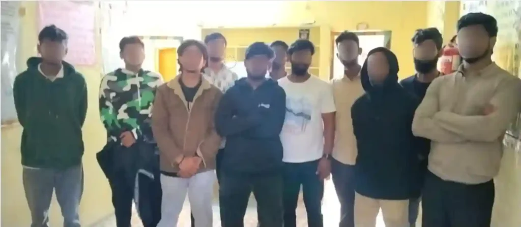 News Hindi : ईगल फोर्स ने 11 ड्रग उपयोगकर्ताओं को किया गिरफ्तार