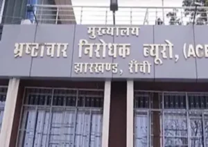 स्निग्धा सिंह की तलाश में एसीबी ने कई ठिकानों पर की छापेमारी