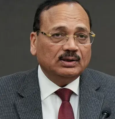 CJI- अदालतें बनें विवाद समाधान केंद्र- सीजेआई सूर्यकांत