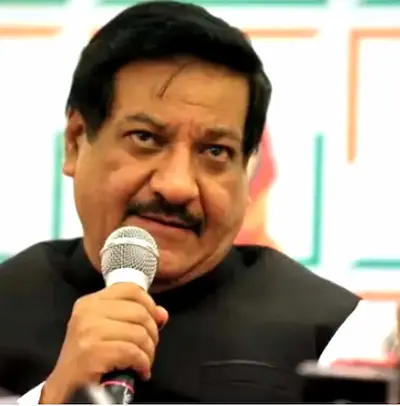 Latest Hindi News : कांग्रेस नेता चव्हाण ने 12 लाख सैनिकों की जरूरत पर उठाया सवाल