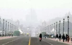Delhi- दिल्ली-एनसीआर में प्रदूषण चरम पर, हवा हुई ‘गंभीर’ श्रेणी में