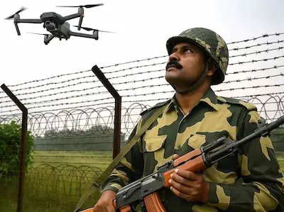 Latest Hindi News : पाकिस्तान और बांग्लादेश सीमा पर तेज फेंसिंग, भारत की सुरक्षा मजबूत