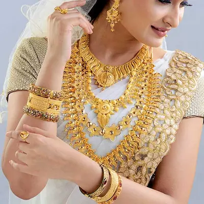 Gold: सोने-चांदी के दामों में आया बड़ा उछाल