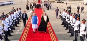 PM-प्रधानमंत्री मोदी ओमान पहुंचे, मस्कट एयरपोर्ट पर रेड कार्पेट वेलकम