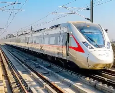 Latest Hindi News : UP-नमो भारत ट्रेन में आपत्तिजनक हरकत का वीडियो वायरल