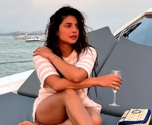 Mumbai- प्रियंका चोपड़ा ने हॉलीवुड में अपनी आगे की योजनाओं पर कही बात