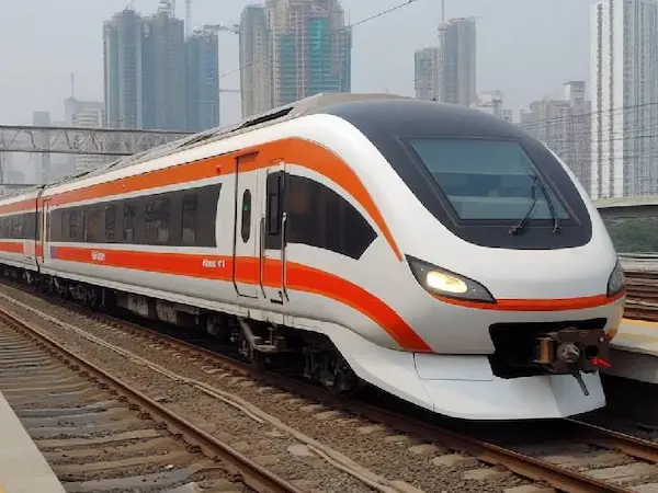 रेल किराया बढ़ा: लंबी दूरी का सफर हुआ महंगा