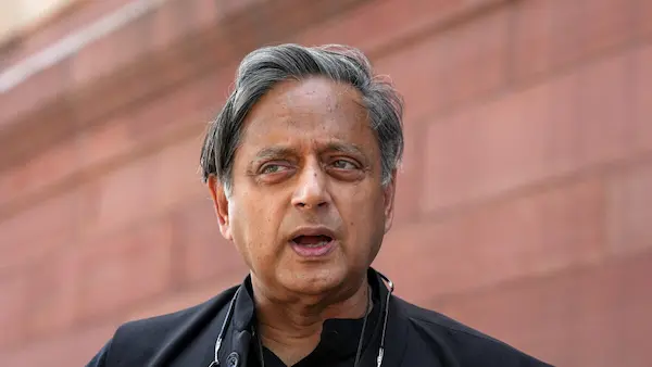 SHASHI THAROOR: शशि थरूर की हुंकार
