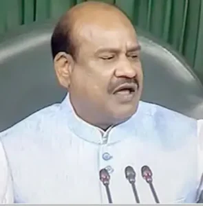 सदन में टीएमसी सांसद ने पी ई-सिगरेट, अनुराग ठाकुर ने स्पीकर से शिकायत