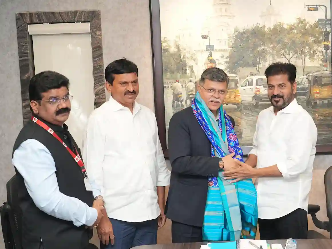 सीएम ने हुडकों से कम ब्याज दरों पर ऋण देने का आग्रह किया