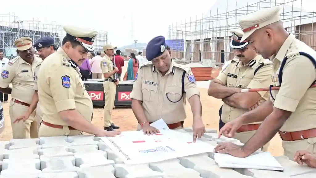 News Hindi : ग्लोबल समिट की सुरक्षा इंतजामों का एडी़जी महेश भगवत ने जायजा लिया