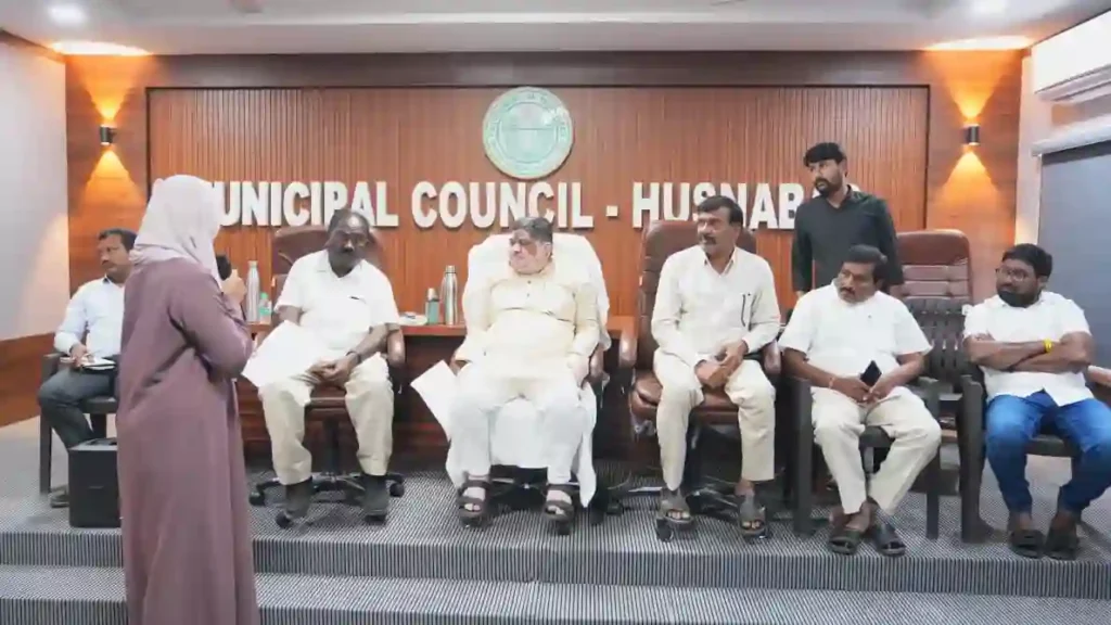 News Hindi : ग्रामीण क्षेत्रों तक पारदर्शी तरीके से सेवाएं पहुंचाने के निर्देश – पोन्नम