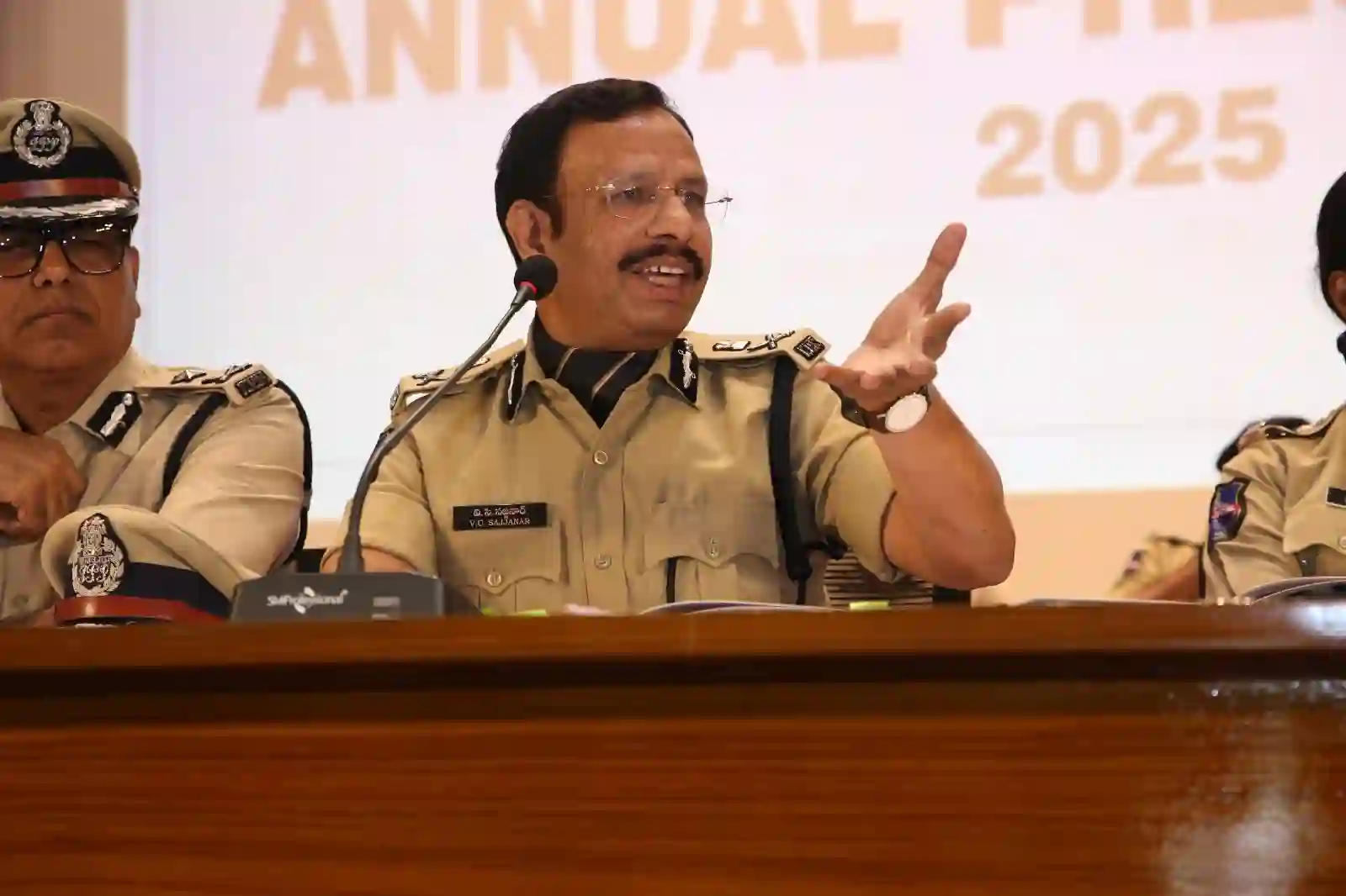 पुलिस ने कई हाई-प्रोफाइल मामलों को सुलझाया – सज्जनार