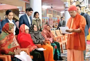 भीषण ठंड़ भी जारी रहा सीएम योगी का जनसेवा अनुष्ठान