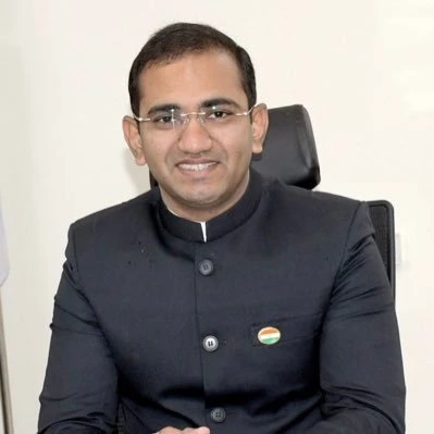 News Hindi : बुनियादी स्तर पर बिजली सेवाओं को बेहतर किया है – मुशर्रफ फ़रूकी