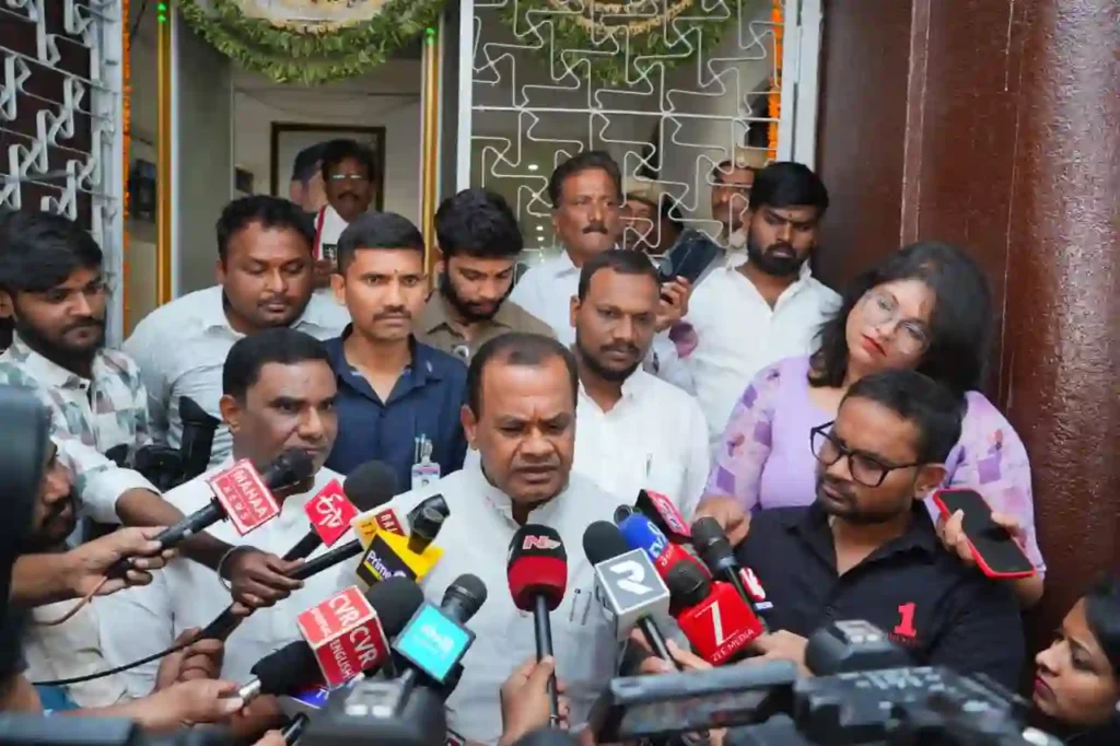 News Hindi : तेलंगाना में पवन कल्याण की फिल्मों की रिलीज़ रोकी जा सकती है- कोमटिरेड्डी