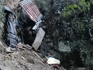 अरुणाचल में ट्रक खाई में गिरा, 21 मजदूरों की मौत