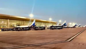 लखनऊ में फ्लाइट का इंतजार करते हुए हार्ट अटैक