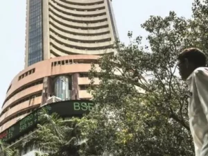 सेंसेक्स 54 अंक गिरकर 85,213 पर बंद