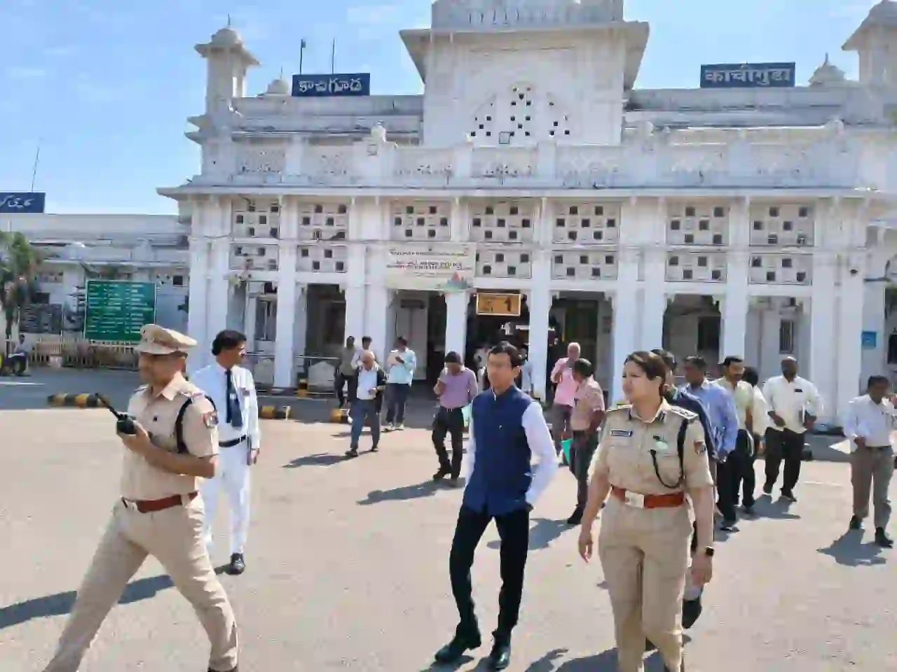 काचीगुड़ा रेलवे स्टेशन पर भीड़ प्रबंधन व्यवस्था की समीक्षा