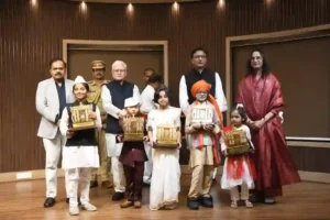 राज्यपाल ने राज्यों के स्थापना दिवस समारोह में भाग लिया