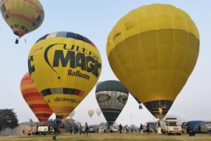 किले के पास शुरू हुआ हॉट एयर बैलून फेस्टिवल