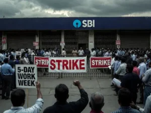 बैंकों में ‘महा-तालाबंदी’