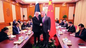 चीन के दबाव में झुका पाकिस्तान