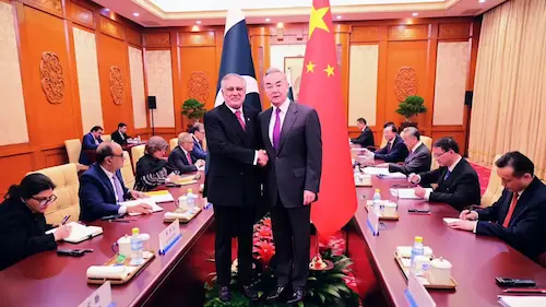China: चीन के दबाव में झुका पाकिस्तान