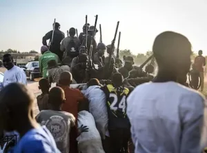 Colombia- कोलंबिया में खूनी टकराव, दो उग्रवादी गुटों के संघर्ष में 27 गुरिल्ला मारे गए