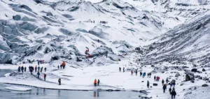 हिमाचल में भारी बर्फबारी! 1200 से ज्यादा सड़कें बंद