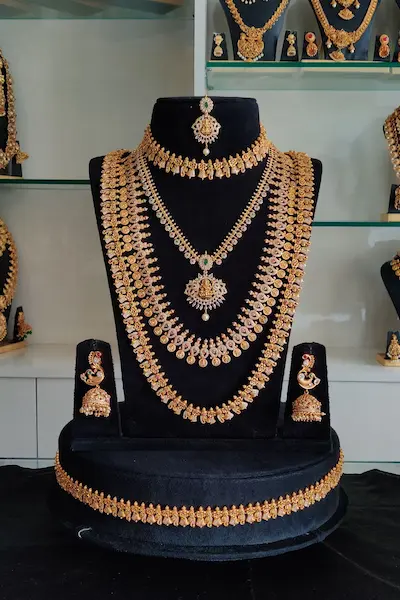 Gold: सोने और चांदी की कीमतों में ऐतिहासिक उछाल