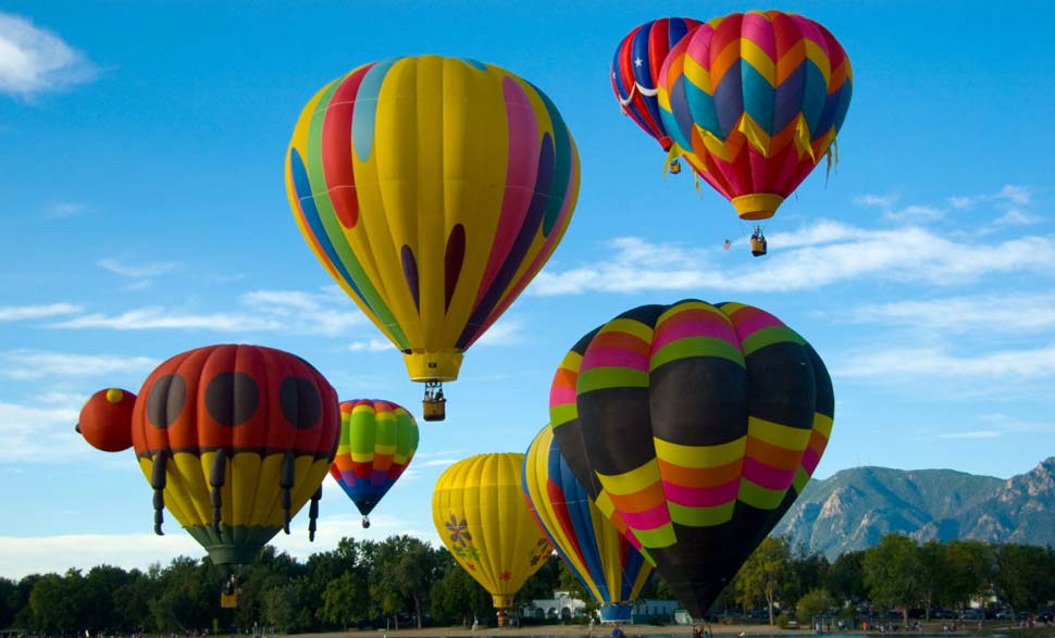 हैदराबाद में हॉट एयर बैलून फेस्ट! राइड का किराया कितना?