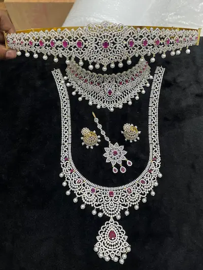 Precious Metals: कीमती धातुओं में ऐतिहासिक उछाल