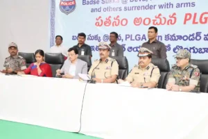 75 लाख के इनामी शीर्ष बदसे सुक्का उर्फ देवा का आत्मसमर्पण