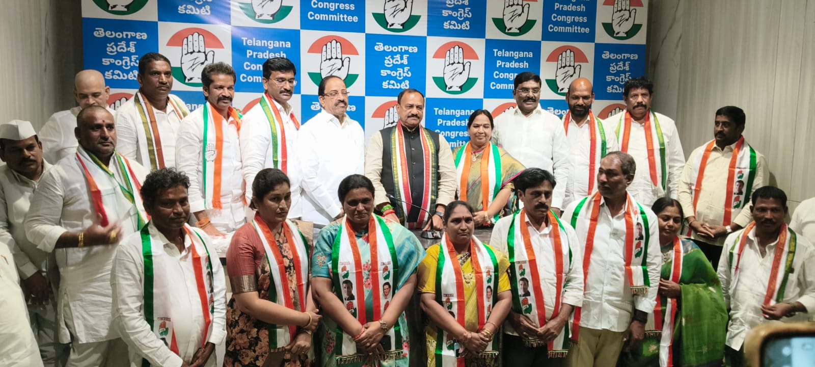 खम्मम में बीआरएस को बड़ा झटका | 5 महिला पार्षद कांग्रेस में