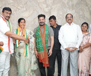 Telangana : सीएम की मौजूदगी में कई पार्षद कांग्रेस पार्टी में शामिल