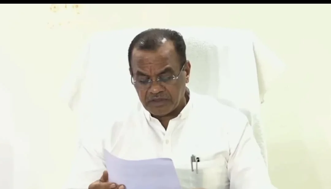 तेलंगाना के मंत्री बोले’ “ज़हर देकर मुझे मार दो” मची सनसनी’