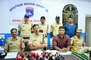 मंदिर में चोरी में चोरी का खुलासा, पांच गिरफ्तार